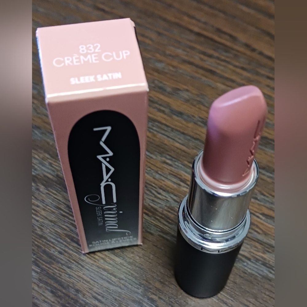 MAC MACximal Sleek Satin Lipstick, CREME CUP 832, NIB